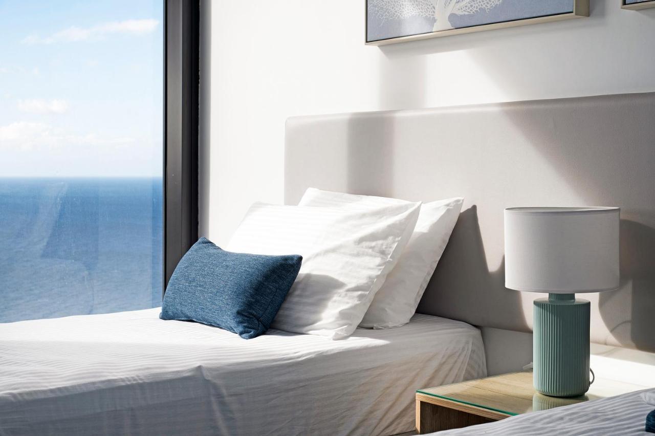 Sea View Beachfront In Surfers Apartment Gold Coast