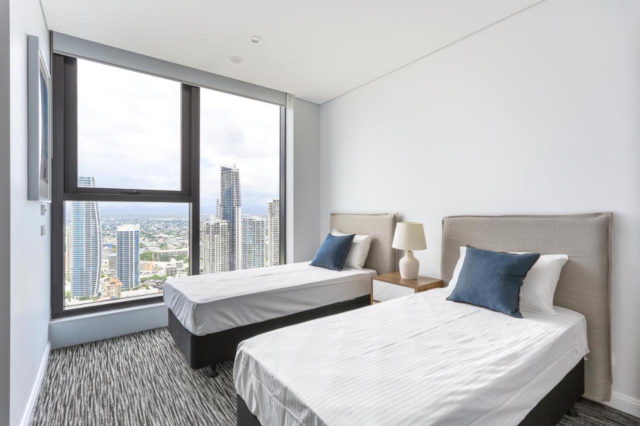 Apartment Sea View Beachfront In Surfers Gold Coast